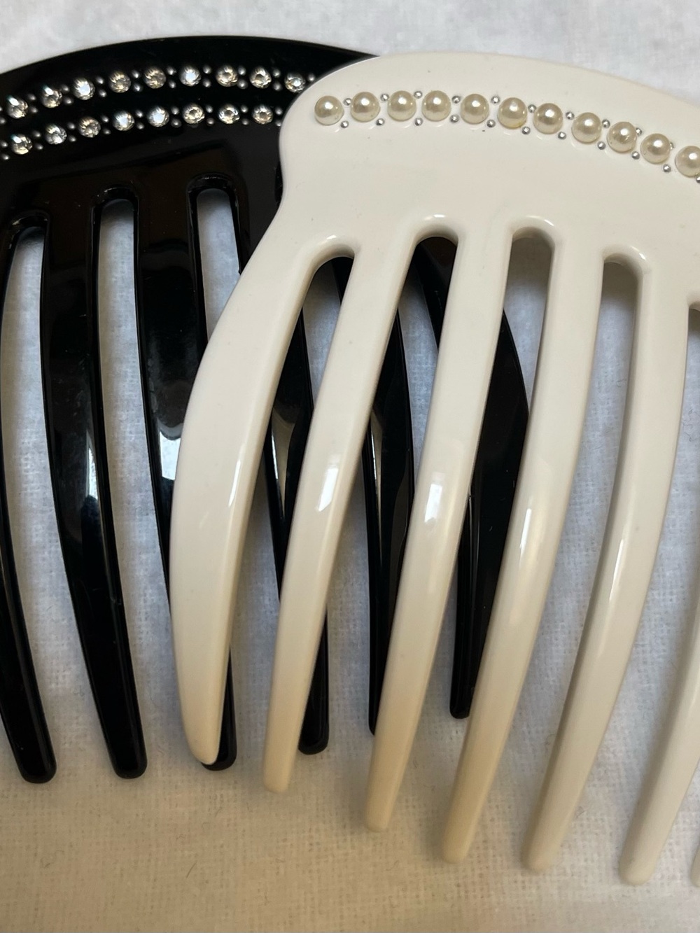 Pearl-Trim Vintage Hair Comb Duo - Black & Cream